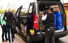 Transporte paseo , aeropuerto , mudanza en minivan