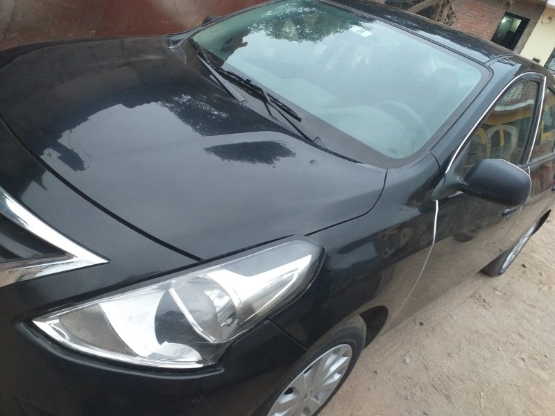 Alquiler de auto versa 2019