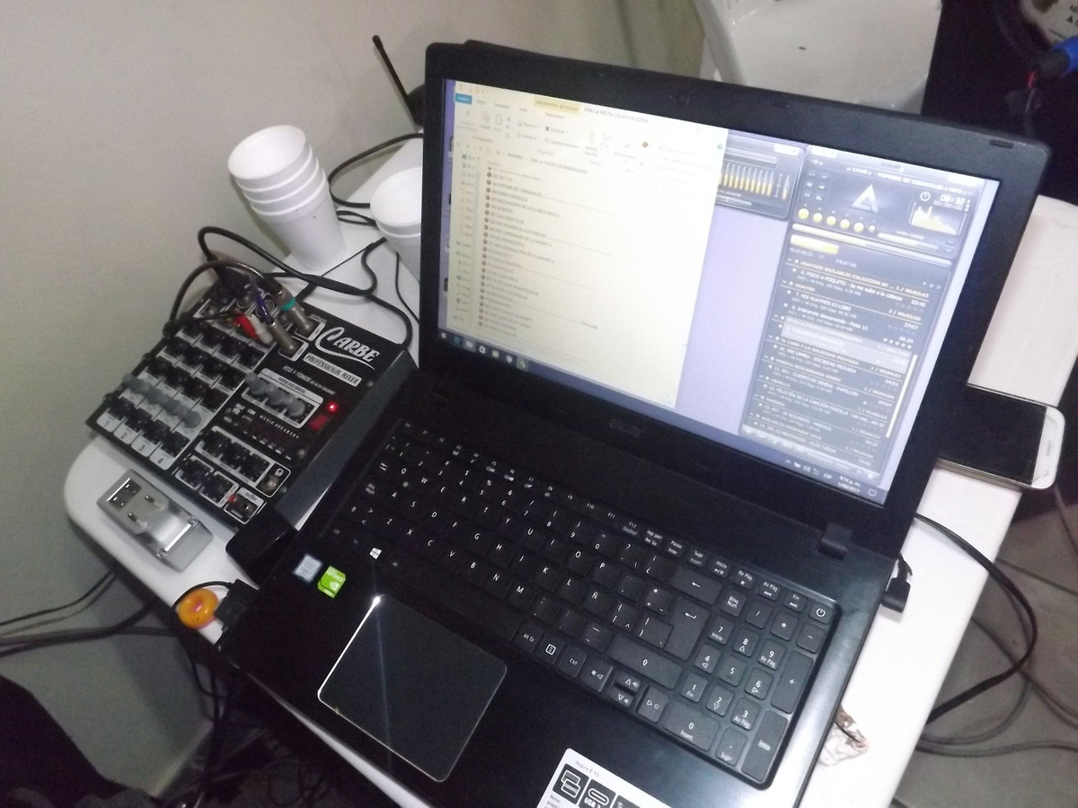 Alquiler de equipo de sonido luces filmación dj proyector