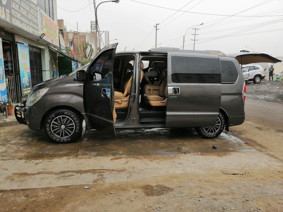 Alquiler de minivan h1