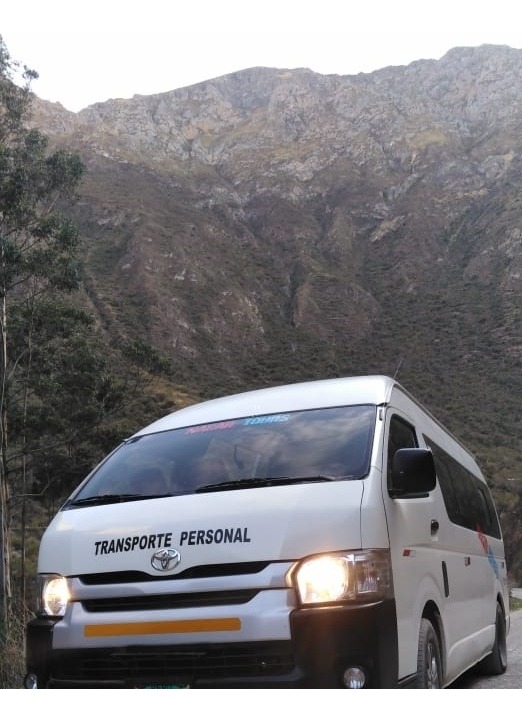 Alquiler de minivan._ vans