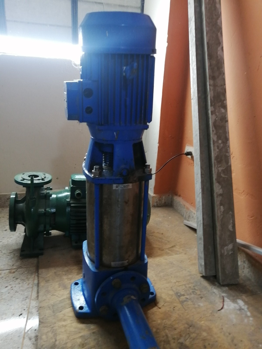 Bomba de agua marca italiana saer