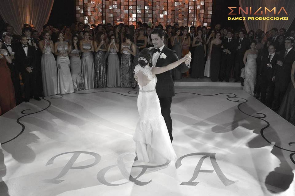 Clases de vals y coreografía para novios y quinceañeras