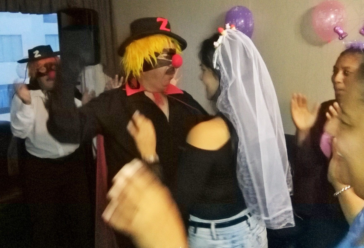 Clauns, payasos, animación despedida soltero mixta soltera