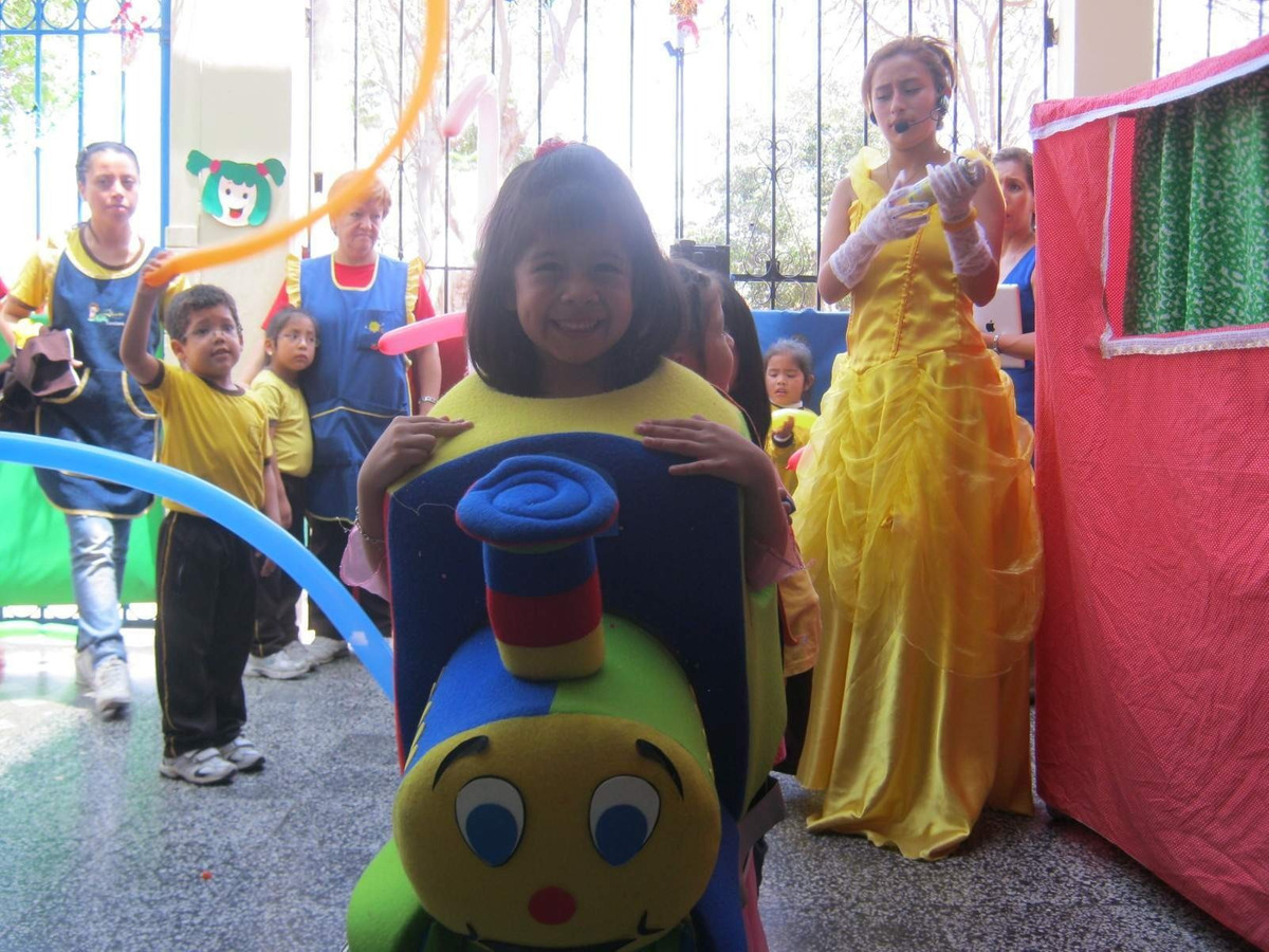 Fiesta infantil payaso animadora unicornio peppa paw patrol