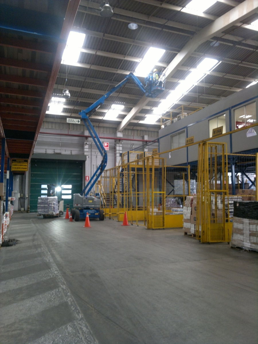 Rentamos plataformas elevadoras jlg 14 mt diesel