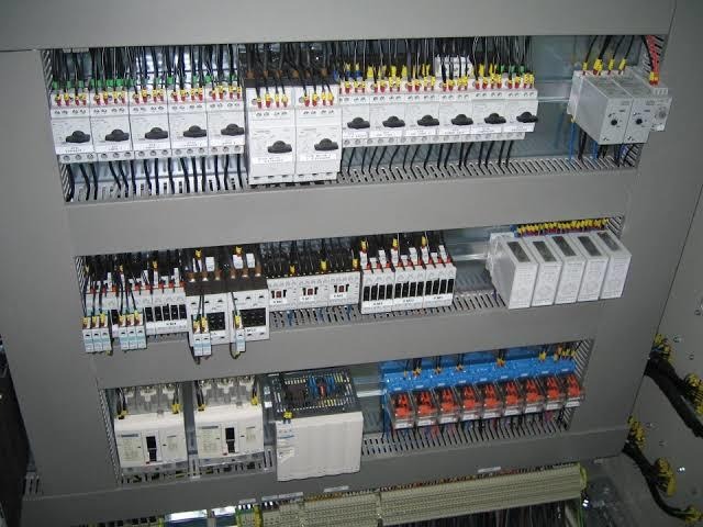 Servicio de intalaciones y reparaciones electricas