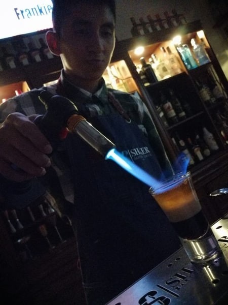 Servico de barman; bartender