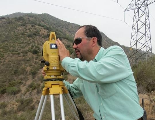 Topografo ingenieros levantamiento topografico gps rtk