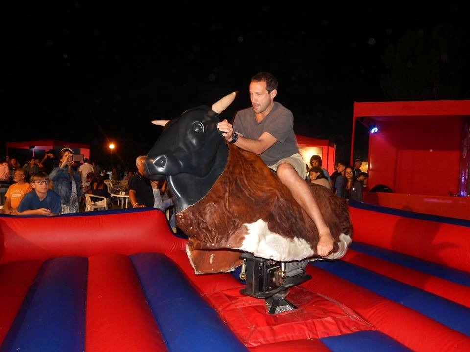 Toro mecanico alquiler para eventos especiales