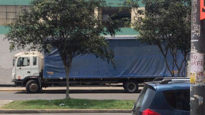 Alquilo camion furgon de 50m3 / 12 toneladas. carroceria de lona especial para reparto de cajas de carton y cargas varia