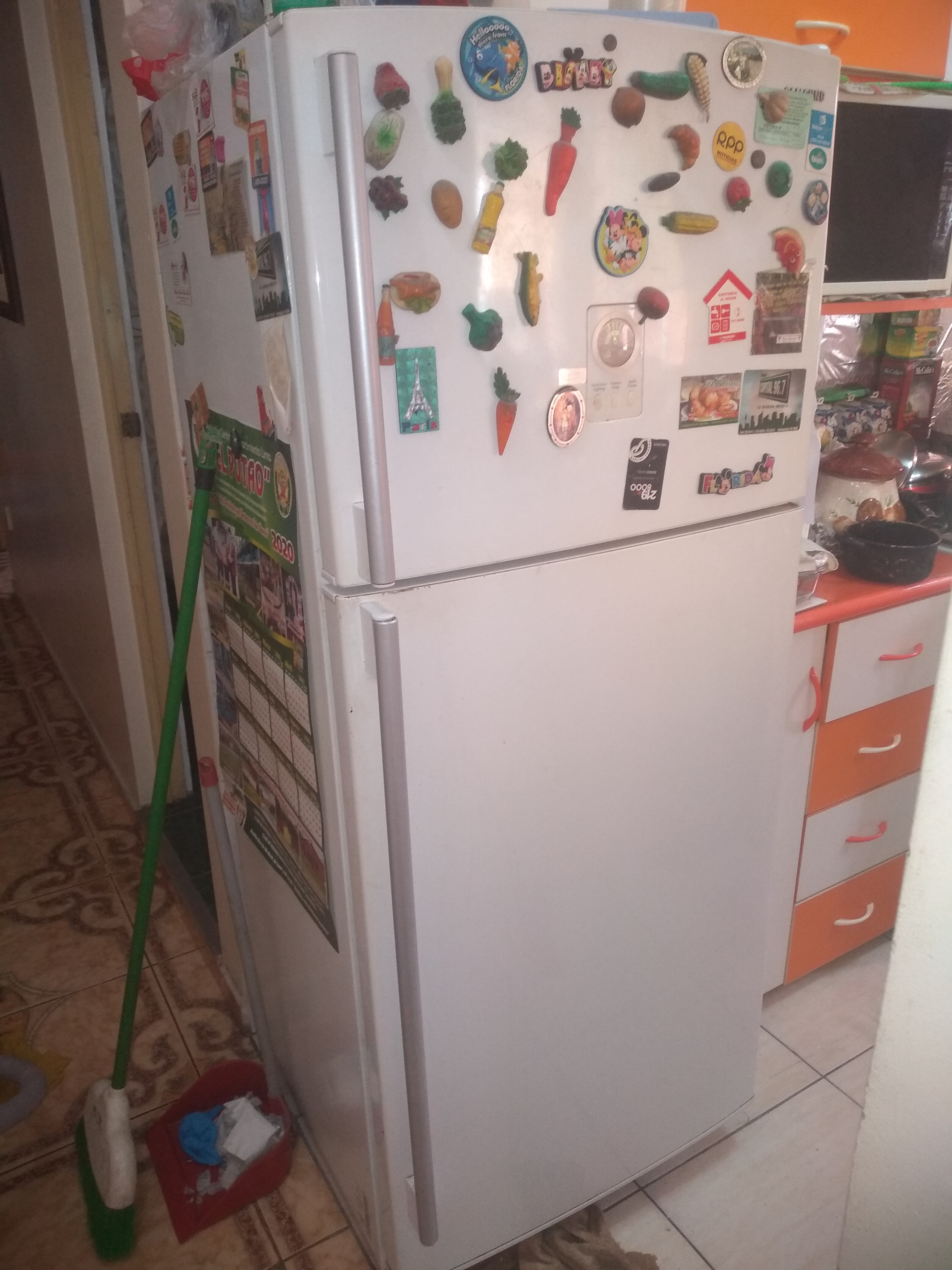 Servicio Técnico en refrigeradoras, aires acondicionados.