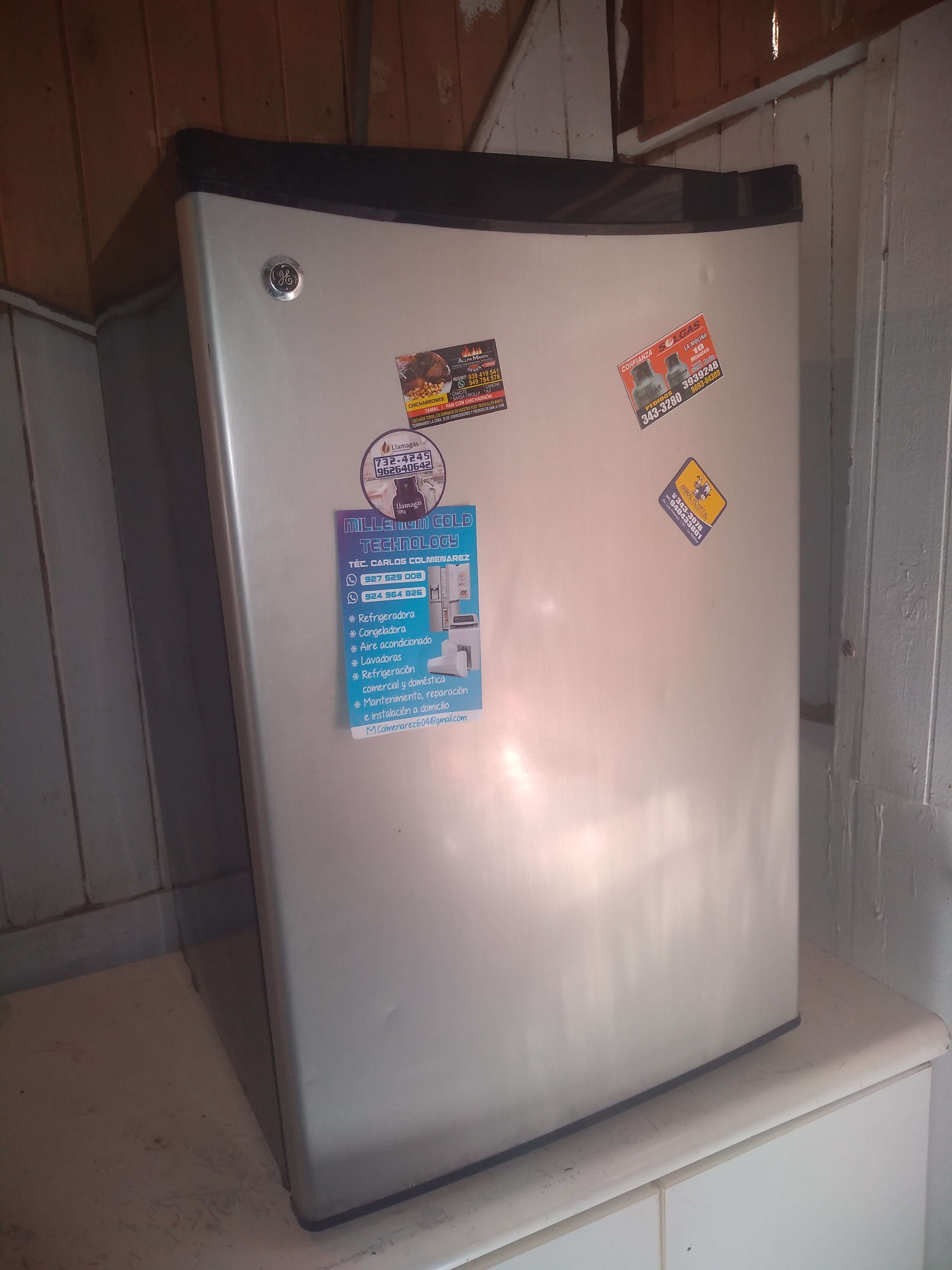 Servicio Técnico en refrigeradoras, aires acondicionados.