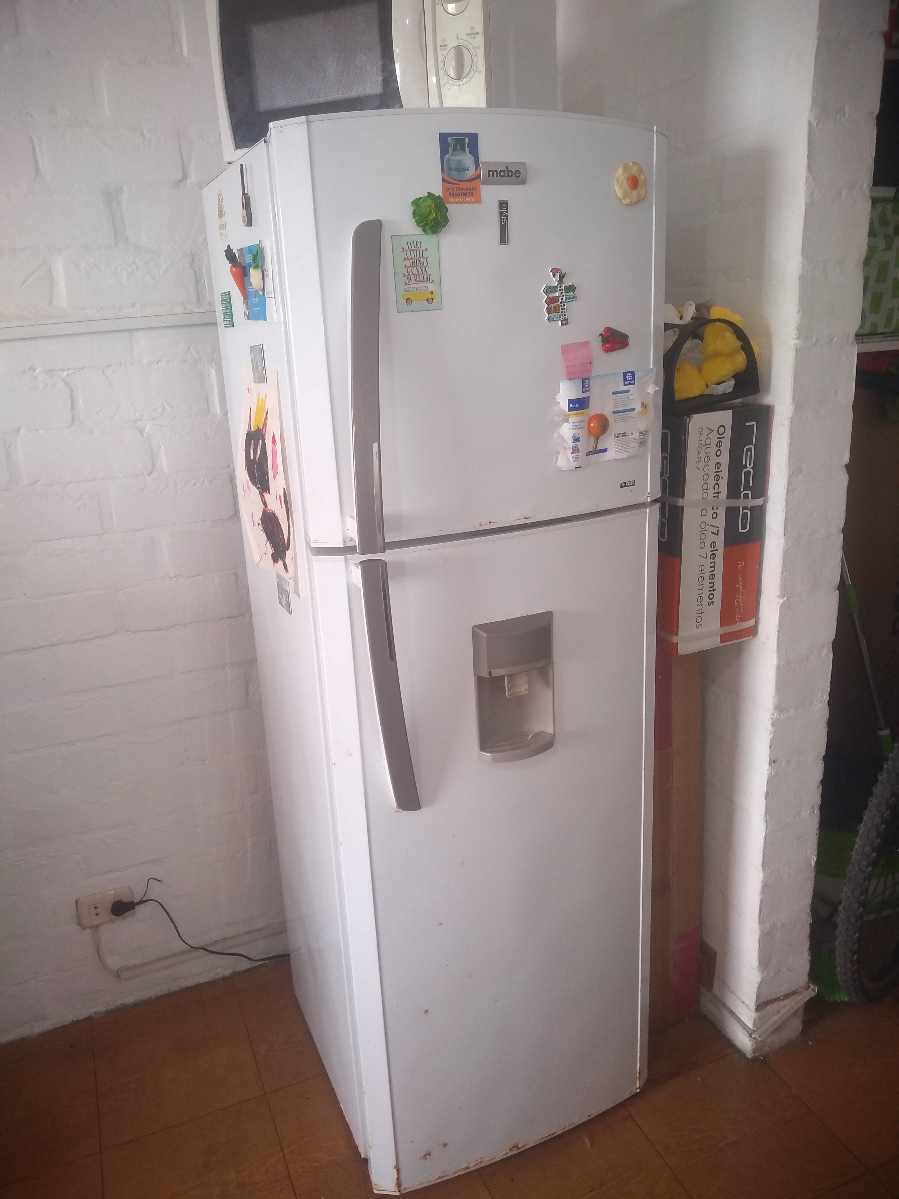 Servicio Técnico en refrigeradoras, aires acondicionados.