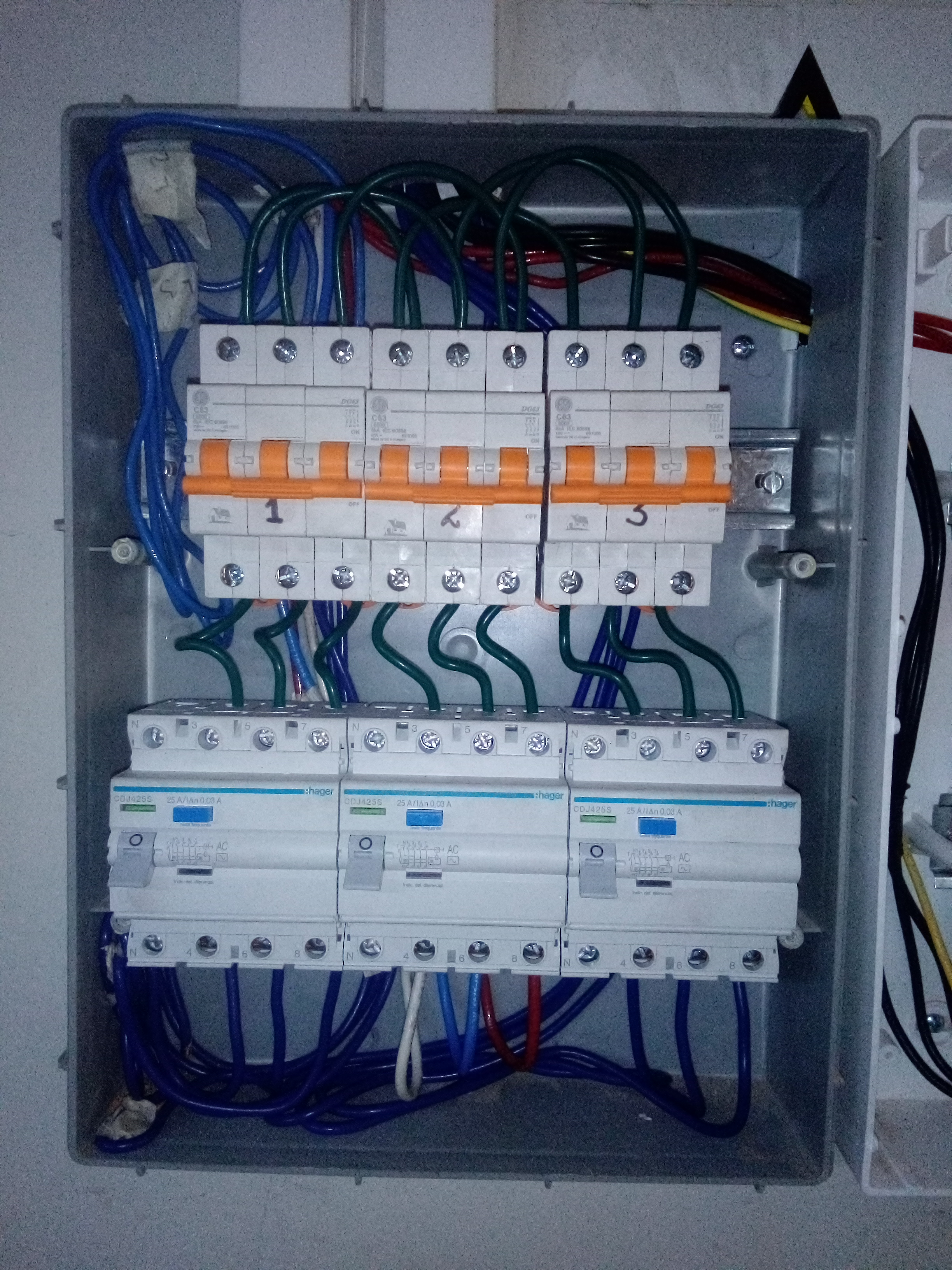 Servicios e Instalaciones Eléctricas