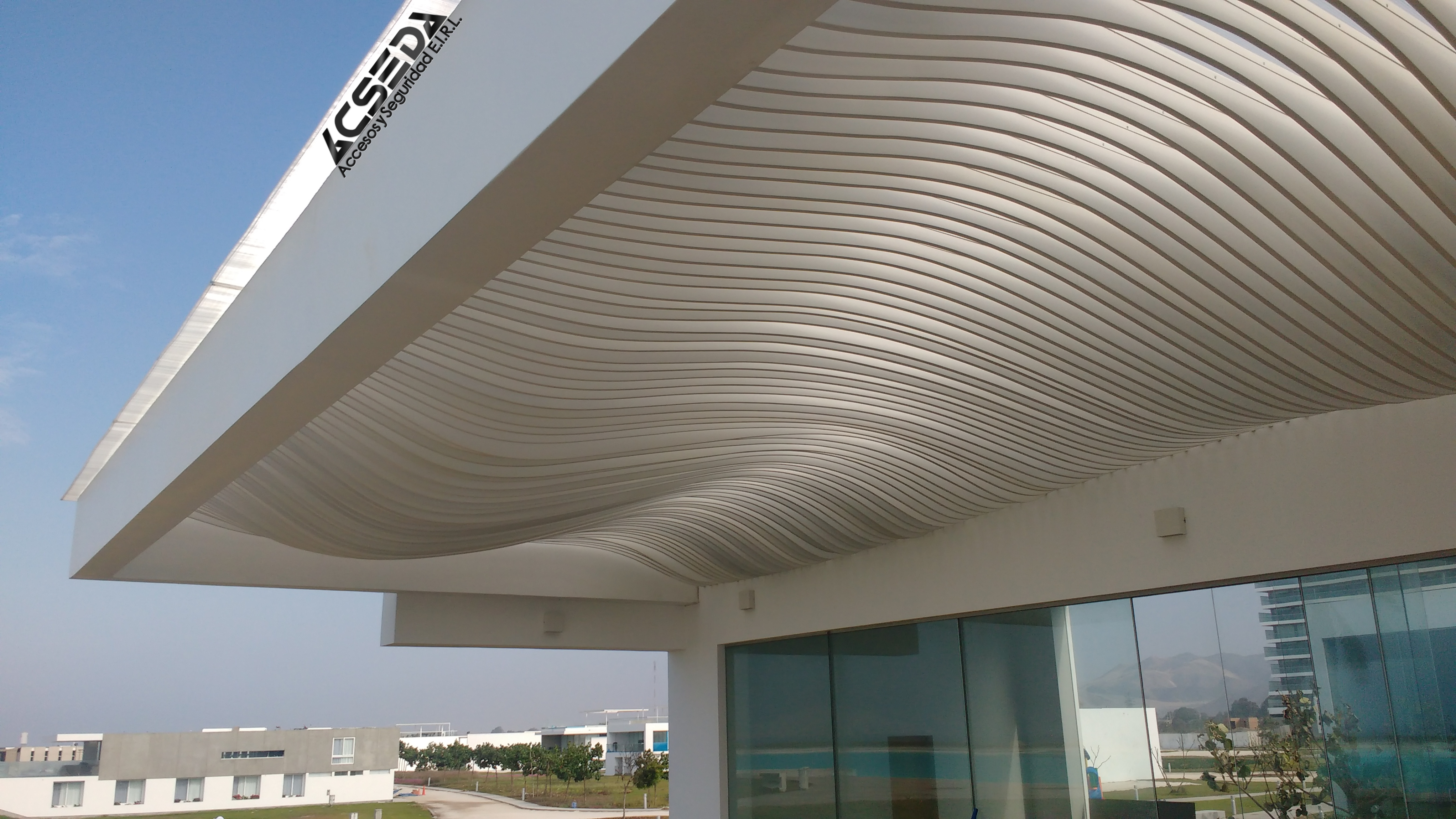 TECHOS SOL Y SOMBRA DE MADERA Y POLICARBONATO