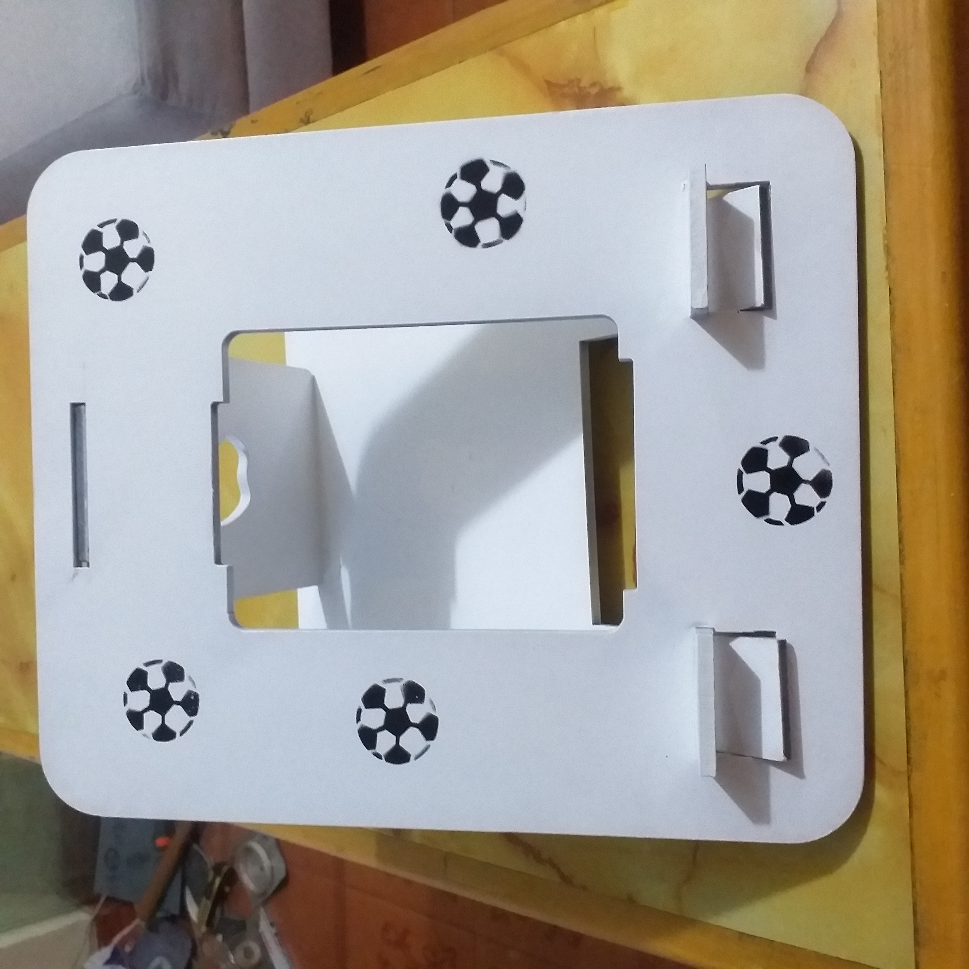 Fabricamos mesita porta laptop