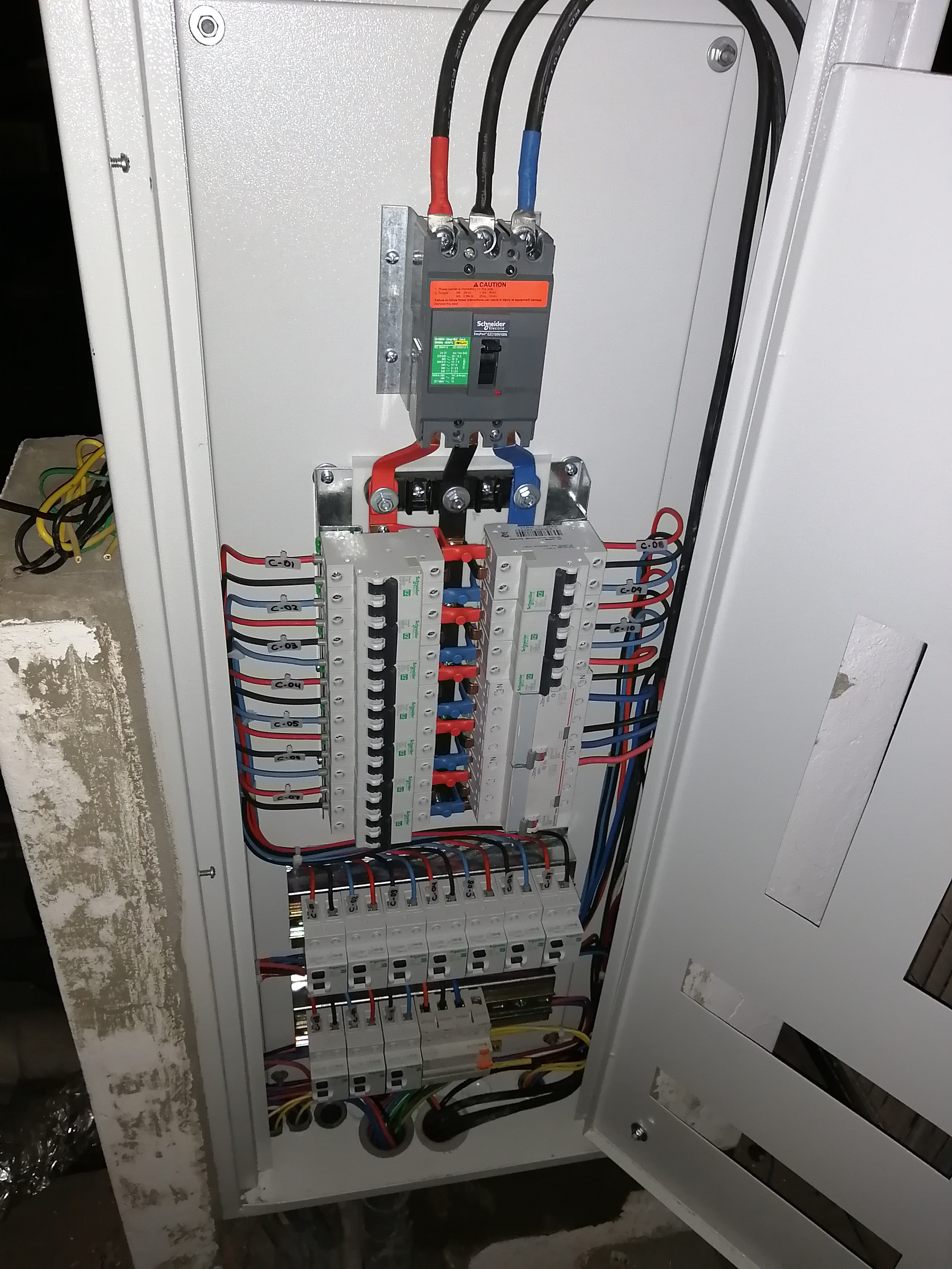 TÉCNICO ELECTRICISTA