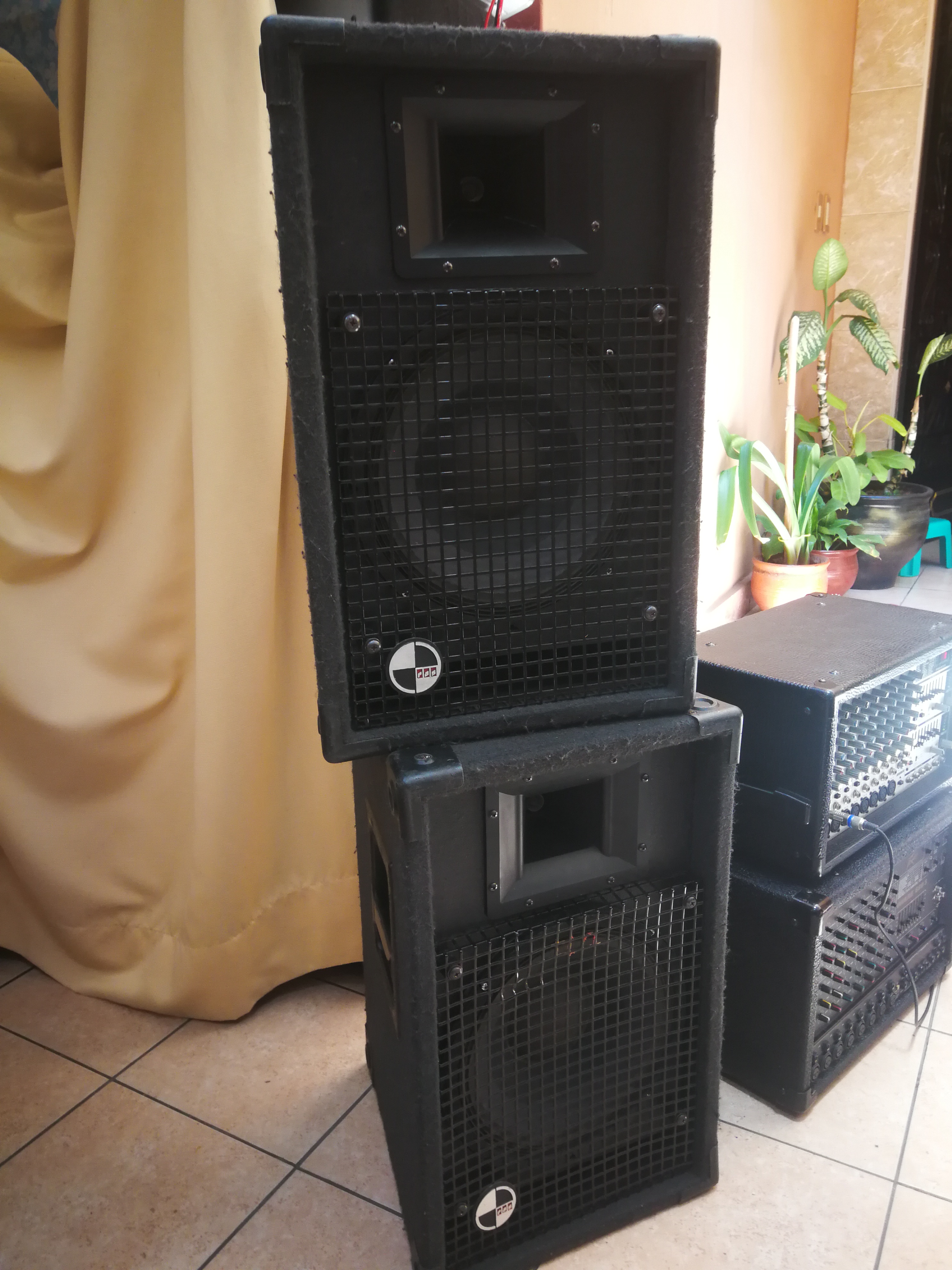 Vendo parlantes 12 pulgadas buen estado ✅ 997163010