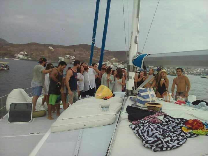 FIESTA en YATE _ ALQUILER PARA PASEOS